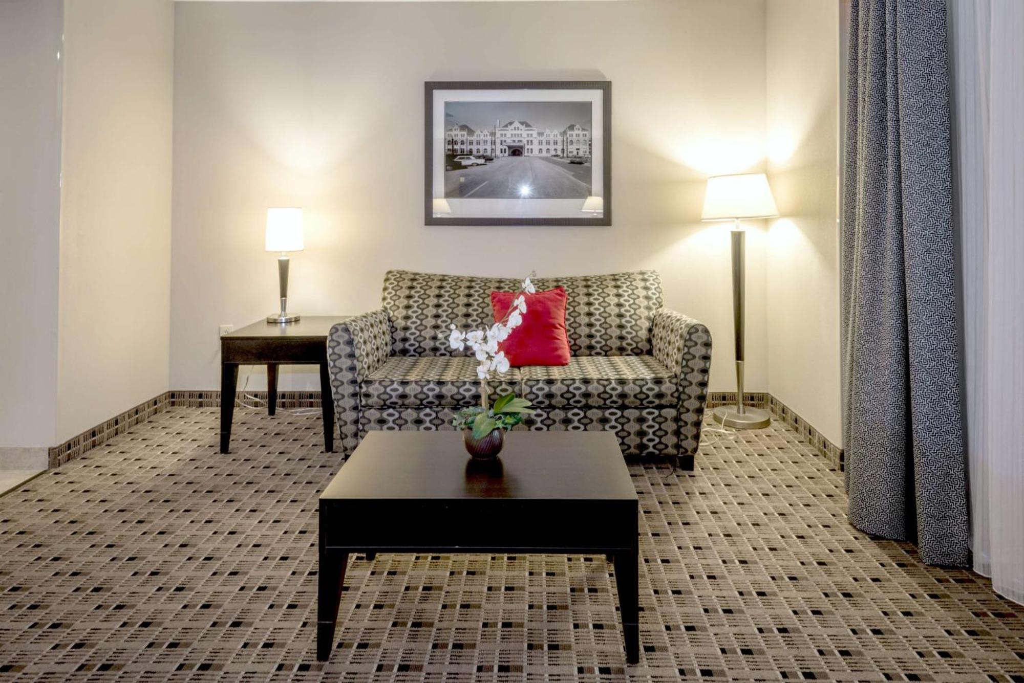 Hampton Inn & Suites Montgomery-Downtown Zewnętrze zdjęcie